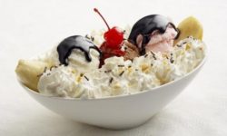 Banana split: la ricetta classica e quella vegana