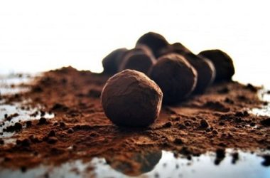 Tartufi al cioccolato: la ricetta classica e al rum