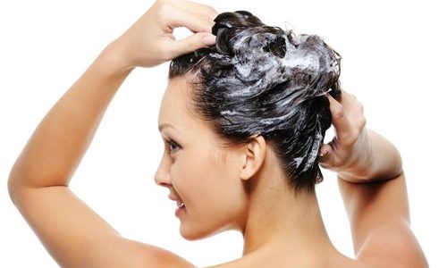 Ghassoul: verificate con qualche tentativo se si adatta bene come shampoo sui vostri capelli 