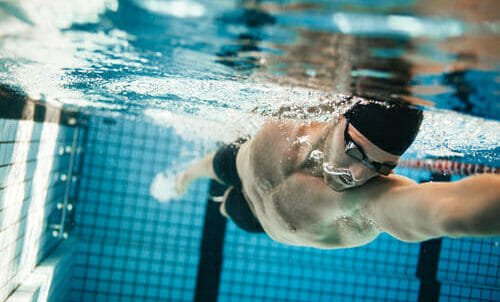 Nuoto: perché praticarlo e come