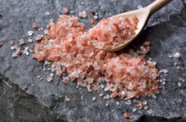 Ce qu'il faut savoir sur le sel rose de l'Himalaya, entre réalité et marketing