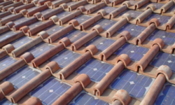 Tegole fotovoltaiche: il tetto che produce energia
