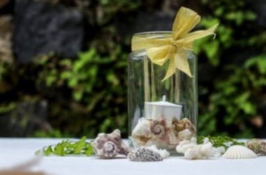Come riciclare bottiglie di vetro in modo creativo
