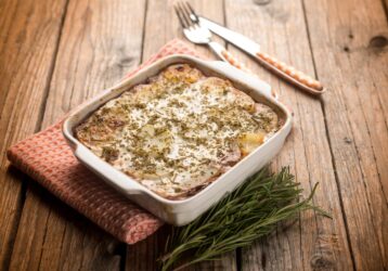 Parmigiana di patate, la ricetta classica e quella senza latte