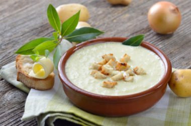 3 ricette di zuppa di patate adatte a tutti i gusti e tutte le stagioni: classica, orientale o con patate dolci