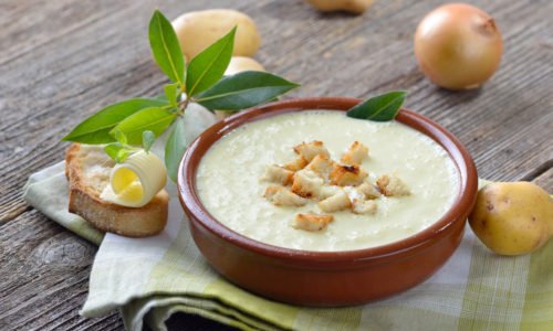 3 ricette di zuppa di patate adatte a tutti i gusti e tutte le stagioni: classica, orientale o con patate dolci