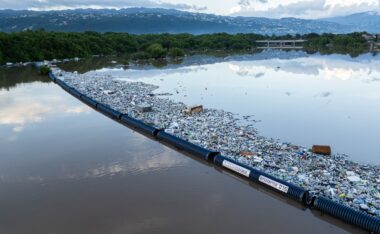 Come rimuovere 7 milioni di tonnellate di rifiuti dall’oceano?