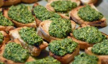 Salsa verde: come preparare la salsa a base di prezzemolo fresco