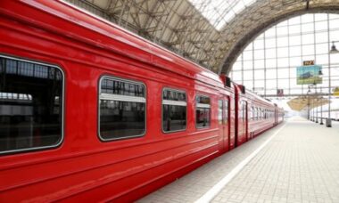 Viaggiare in treno è più ecologico e veloce dell’aereo