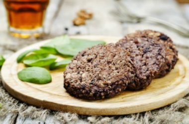 Burger vegetali fatti in casa: ricetta con ceci e patate