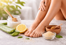 Rimedi naturali per i peli incarniti: gambe e piedi lisci con aloe vera, limone, miele e zucchero esfoliante