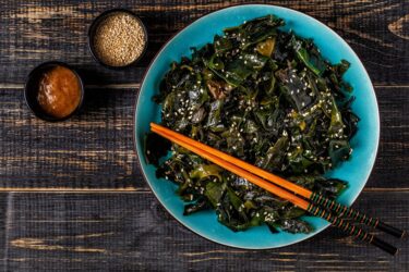 Guida all’utilizzo delle alghe in cucina: quali sono le alghe più adatte e come impiegarle