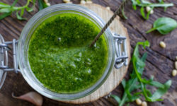 Pesto di rucola: come prepararlo in casa