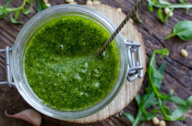 Pesto di rucola: come prepararlo in casa