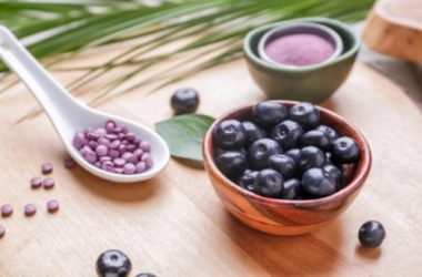 Tutto sulle bacche di acai, simili ai mirtilli neri, ma con proprietà molto diverse