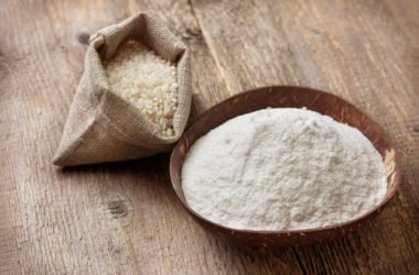 La ricetta casalinga per fare la colla di riso, una colla atossica ed interamente naturale