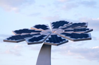 Solar Tree a Londra: l’arredo urbano di design alimentato ad energia solare