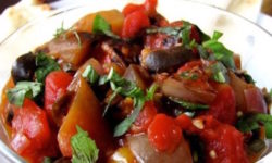 Caponata di verdure: due varianti da provare