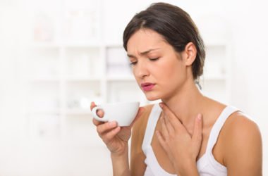 Come prevenire e curare il mal di gola in modo naturale nei casi più lievi