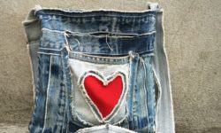 Come riciclare jeans: idee di riciclo creativo fai da te