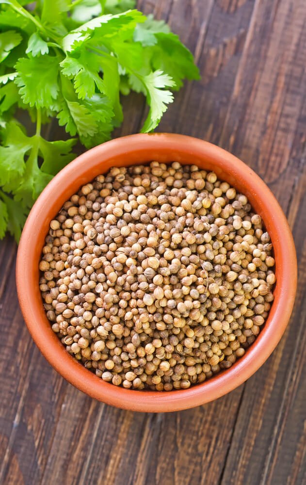 Coriandolo: proprietà, benefici e utilizzi del cilantro o ...