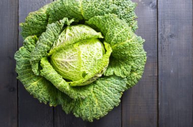 Proprietà della verza e benefici per la salute, ma anche qualche controindicazione