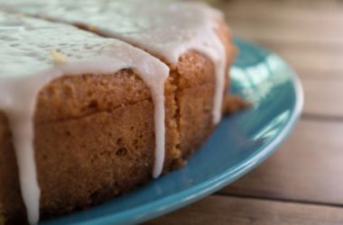 La ricetta della torta al limone, una delle ricette di dolci più semplici
