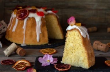 La ricetta della torta al limone, una delle ricette di dolci più semplici