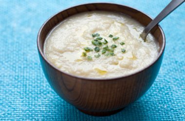 Vellutata di porri e patate con cipolla: ricetta ed ingredienti