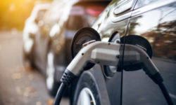 Assicurazioni per auto elettriche: si risparmia davvero?