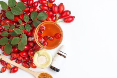 Olio di rosa mosqueta: proprietà e utilizzi