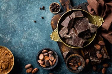 Cioccolato fondente: ingredienti, proprietà ed effetti sulla dieta