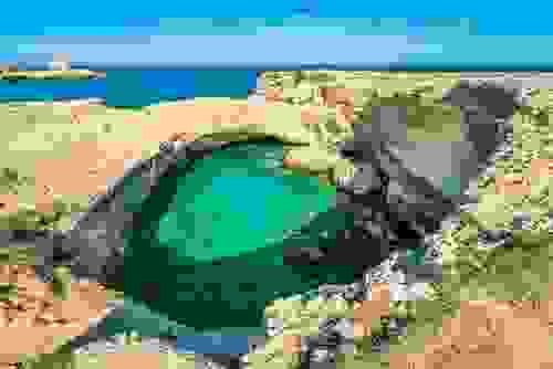 Le piscine naturali più belle: la grotta della Poesia, in Salento