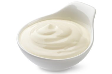 Come fare la maionese senza uova, eccovi gli ingredienti e la ricetta per intolleranti e vegani