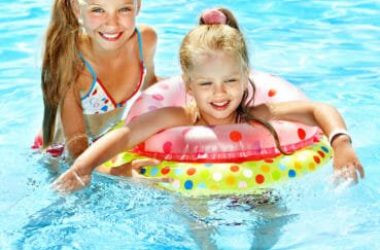 Perché non bisogna fare pipì nella piscina