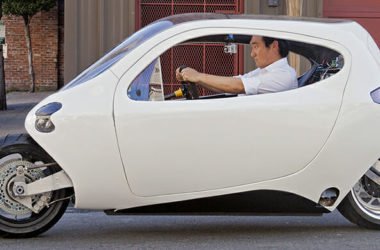 Lit Motors C-1, lo scooter elettrico che non cade mai!
