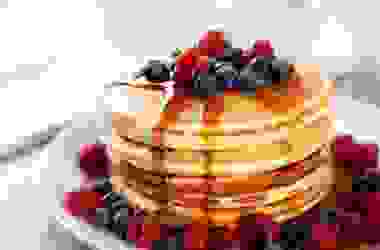 Pancake senza uova con fragole: ingredienti e ricetta