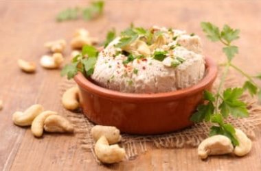 Formaggio vegan senza caglio e latte di origine animale