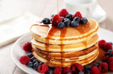 Pancake senza uova con fragole: ingredienti e ricetta