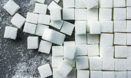Saccarosio: cos’è, pro e contro di questo zucchero