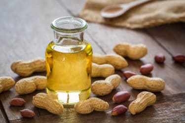Olio di arachidi: benefici e proprietà