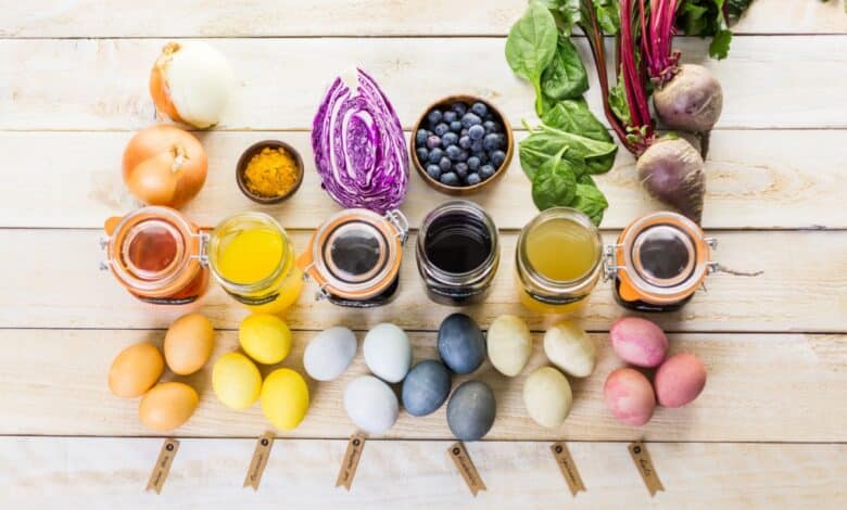 come colorare le uova con metodi naturali