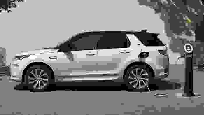 land-rover-discovery-sport-phev