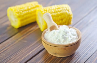 Alla scoperta dell’amido di mais o maizena: i suoi utilizzi in cucina e nella cosmesi