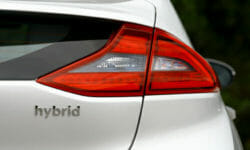 Auto ibride: il listino completo con prezzi e modelli