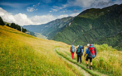 Guida al trekking: per riscoprire un turismo tranquillo nella natura ricco di benefici per corpo e mente