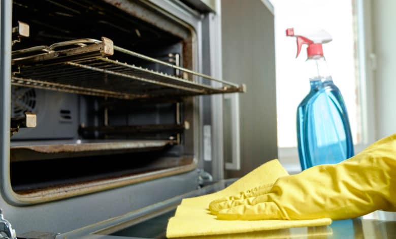 pulire il forno