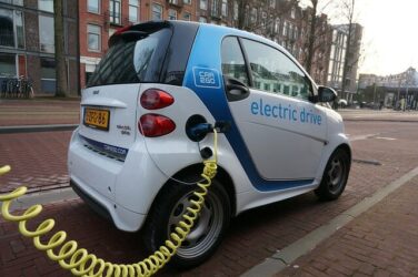 Auto elettriche, come funzionano e quali sono i vantaggi