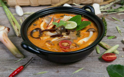 Zuppa thailandese al latte di cocco e citronella, ovvero Tom Yum Goong
