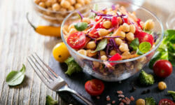Quali sono gli alimenti vegani e quali sono i cibi indispensabili per una dieta ricca e completa